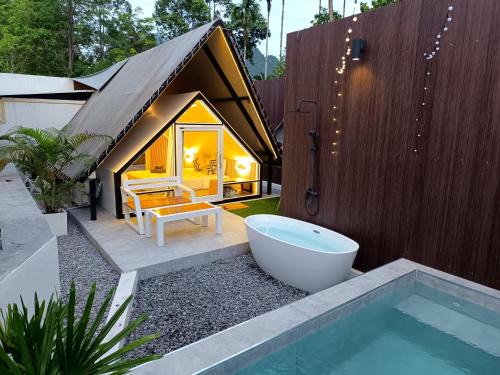 Khlong Sok Otro | Anita Camp stay