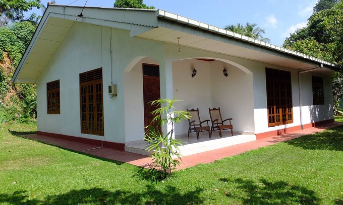 Patuwatha Casa | Anjana Villa es una moderna villa independiente de tres dormitorios.