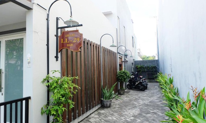 Surabaya Cama Y Desayuno | Anjani Bed and Breakfast