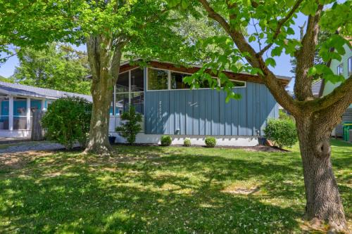Ann Acres Casa | Ann Acres 21039 Elizabeth Ave