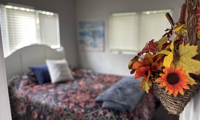 Hell Cabina | Ann Arbor long term Lake rental.30 min to Big House-