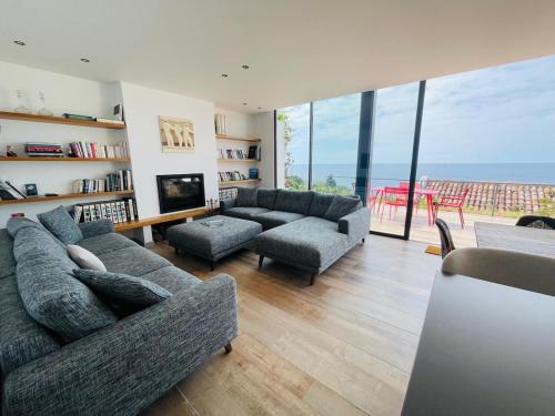 Caloura Villa | Ann's Paradise Guesthouse