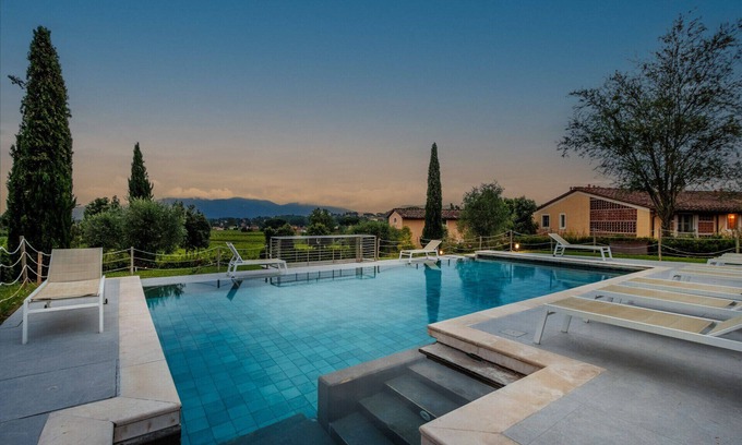 Lucca Apartamento | Anna Farmhouse Apartment in Wine Resort in Lucca