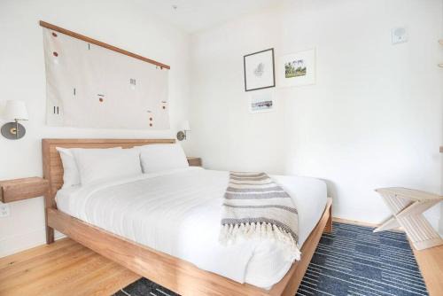 Yamacraw Village Casa | Annabelle 2B - City Views near City Market and River