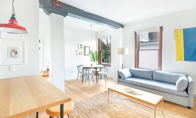 Yamacraw Village Condominio | Annabelle 3D - 2BR, Full Kitchen near City Market