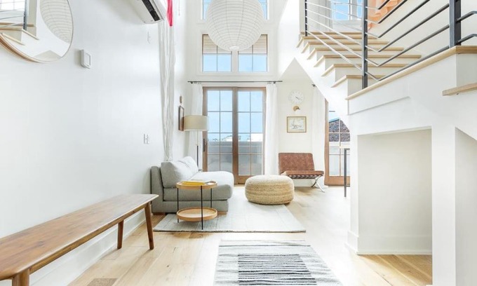 Yamacraw Village Apartamento | Annabelle 4A - Top Floor Loft Downtown With Patio