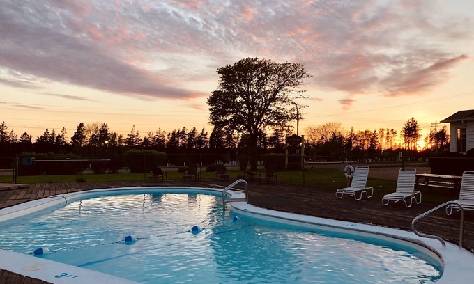Green Gables Hotel | Anne Shirley Motel & Cottages