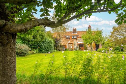 Sharrington Casa | Annie's Cottage - Big Skies Holiday Cottages