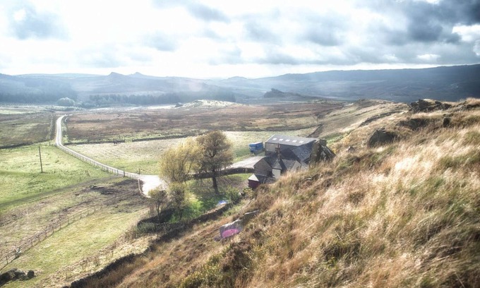 Hollinsclough Otro | Anroach Farm House in The Peak District (sleeps 20)