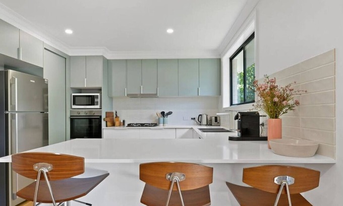 Bletchington Casa | Anson Abode - CBD Home, Modern Sophistication