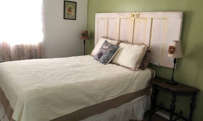San Saba Casa | Antelope Horn Suite @ Wildflower Lodge