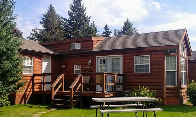 Rapid City Cabina | Antelope Loft: Cabins @ Creekside #6
