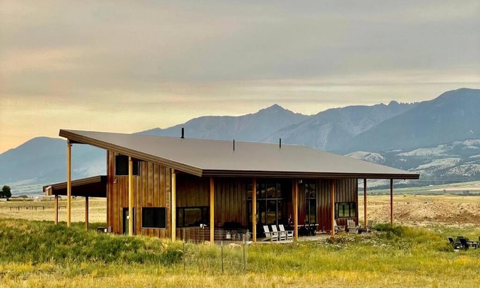 Livingston Casa | Antelope Run -The Long House