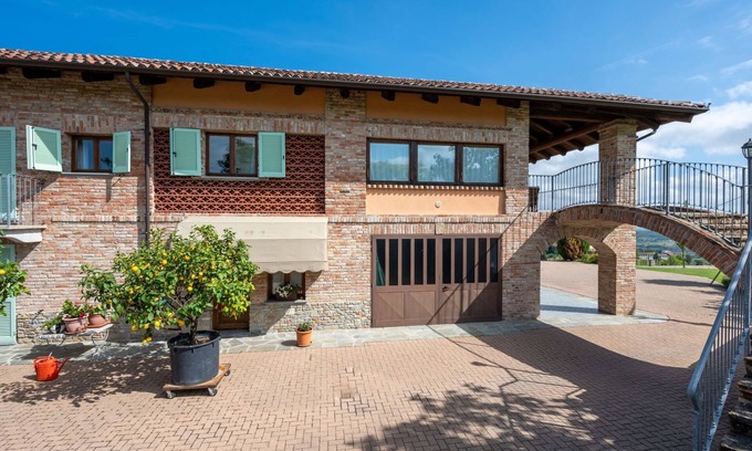 Castagnole delle Lanze Casa | Antica Cascina by Interhome