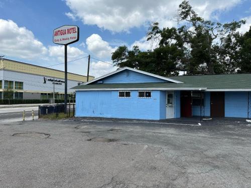 Old Seminole Heights Hotel | Antigua Motel by OYO Tampa US - 41
