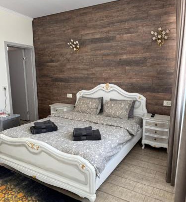 Rasnov Casa | Antique Charm Home