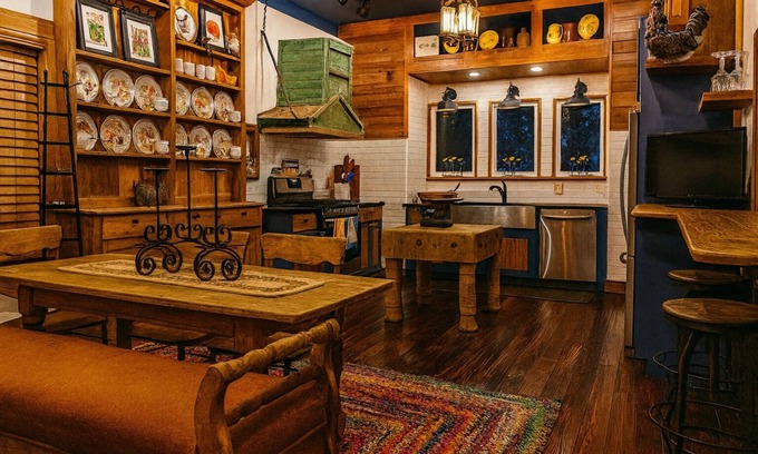Fayetteville Casa | Antique Show Availability Guest Favorite!
