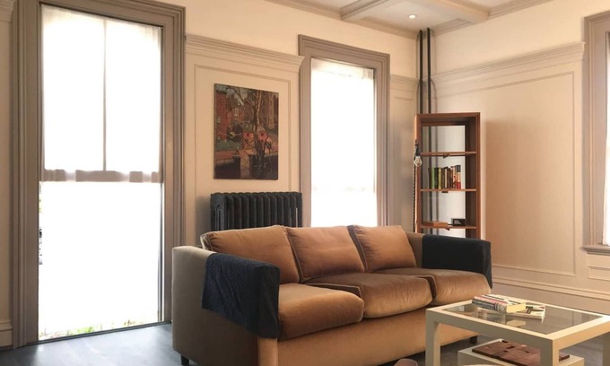 Kingston Stockade District Casa | Antique Uptown Charmer w/ Five-Star Modern Kitchen
