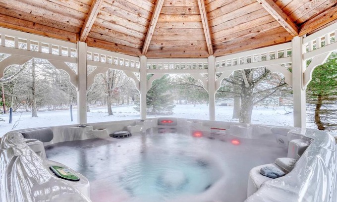 Albrightsville Casa | Antler Ridge: 3BDR w Hot Tub & Game Room