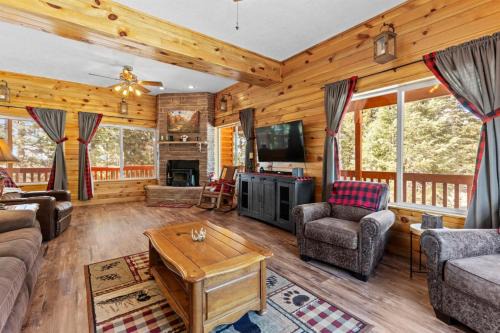 Meadow View Heights Casa | Antler Ridge Retreat