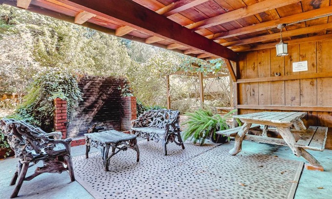 Guerneville Casa | Antler River Lodge