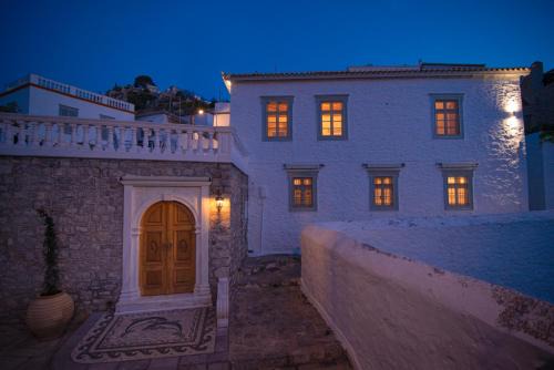 idhra Villa | Antoinette Mansion