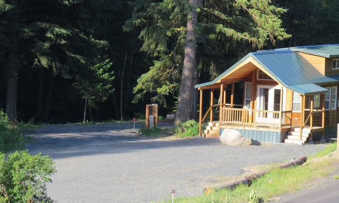 North Powder Cabina | Antone Creek Lodge, Cabinas portátiles de Rich, Classic Double Loft # 1