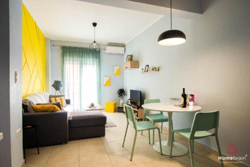 Alexandroupoli Apartamento | Antony's City-Center Project by Homebrain