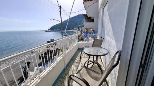 Livadi Apartamento | Antonys Apartment Sea View II (1st floor)
