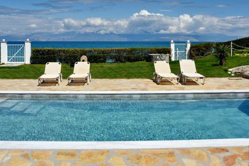 Xylokastro-Evrostina Casa | Antorina Grande Beachfront House with Private Pool