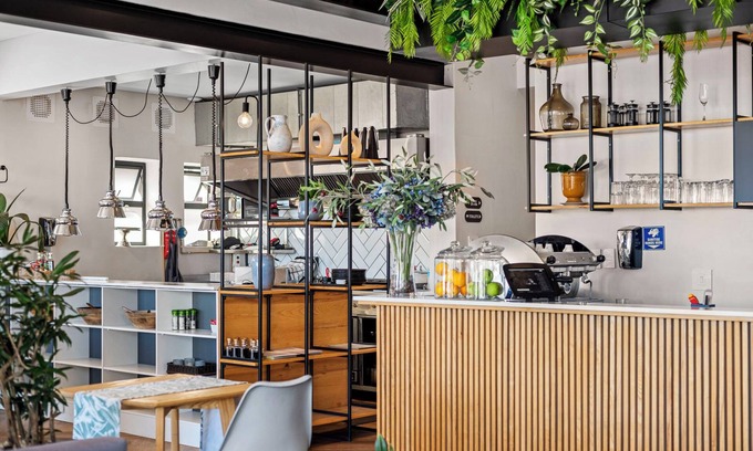 Three Anchor Bay Casa | Antrim House by Totalstay