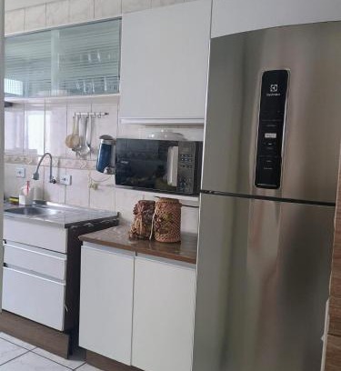 Guilhermina Apartamento | Apê na Guilhermina, 6min da praia 2 dormitórios, escadas