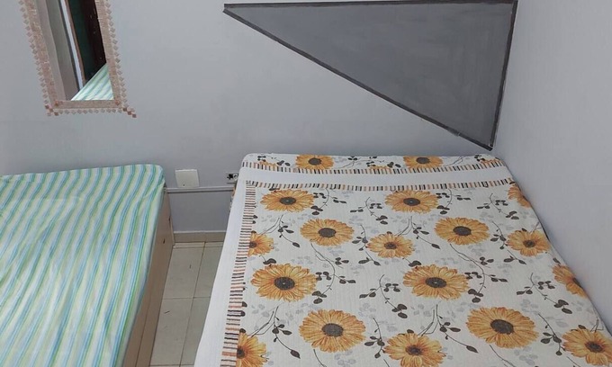 Maringa Apartamento | Ap02 Girassol double and single bed One bedroom.