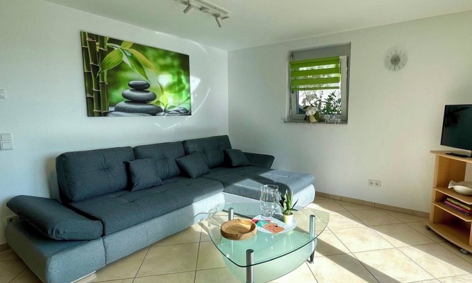 Hugelheim Apartamento | Apartamento 'Ferienwohnung Am Berg' con vistas a la montaña, terraza privada y Wi-Fi
