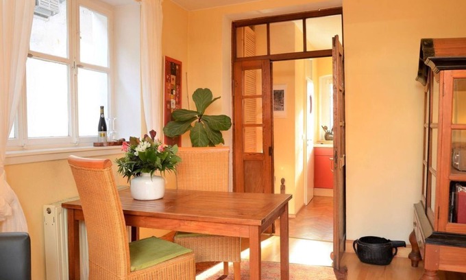 Neustadt-Gimmeldingen Apartamento | Apartment Mönchgarten - House Mandelblüte