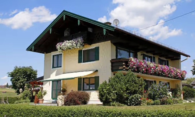 Waging am See Apartamento | Apartamento 'Ferienwohnung Alpenblick' con vistas al lago, jardín privado y Wi-Fi