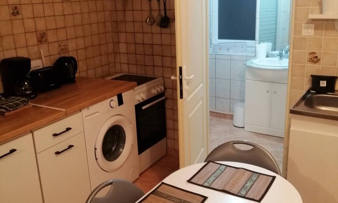Saint-Julien-Molin-Molette Apartamento | Apartamento 'La Molette' con balcón