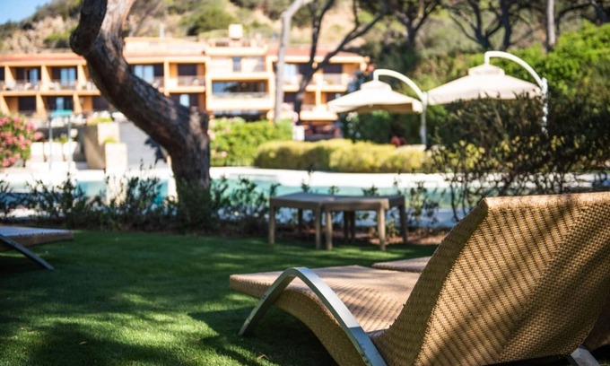 Roccamare Apartamento | Apartamento con piscina en Strandnähe