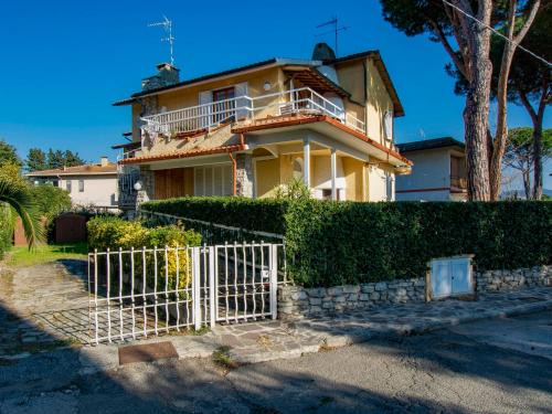 Marina di Castagneto Carducci Apartamento | Apartment Duna Marina by Interhome