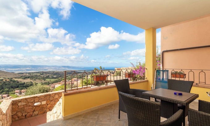 Trinita d'Agultu Apartamento | Apartamento 'Con Piscina 03' con vistas al mar, Wi-Fi y aire acondicionado
