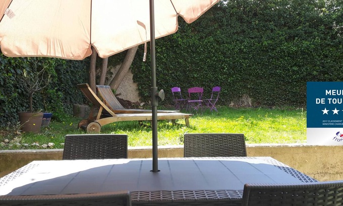 Apt Apartamento | Aparte. 4 * moderno espacioso con jardín - estacionamiento seguro
