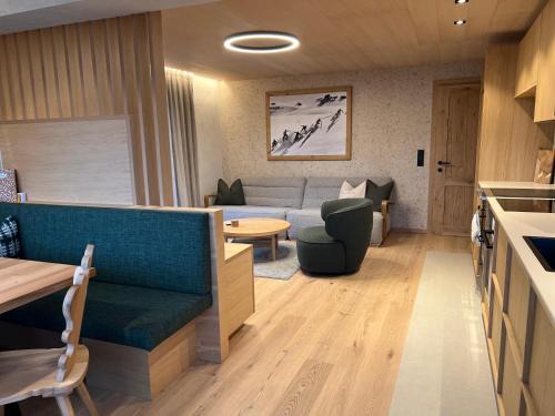 Kauns Apartamento | Apart Bieles NEU - Bergoase mit privater Outdoor-Sauna & Massagepraxis