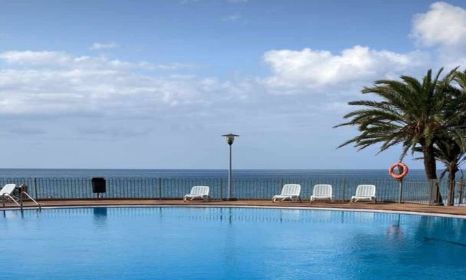 Playa del Aguila Apartamento | Apartamento al lado del Mar. Piscina. Paz y Tranquilidad. Wifi.