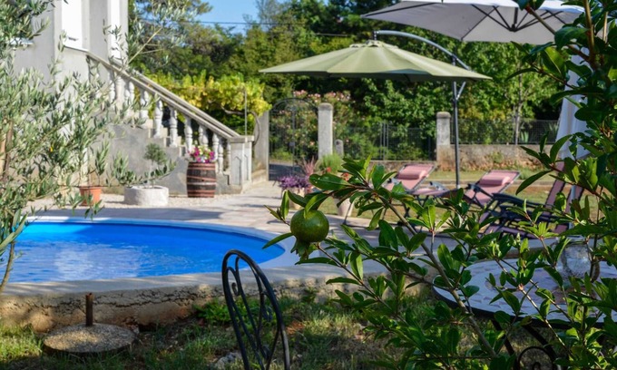 Sveti Vid Dobrinjski Apartamento | Apartment Villa Oliva