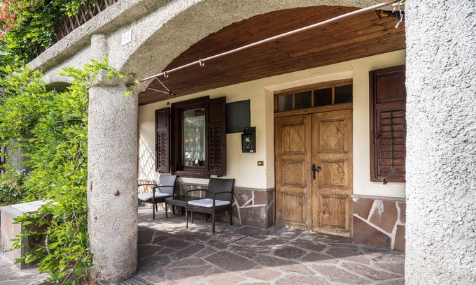 Castello-Molina di Fiemme Apartamento | Apartamento 'Casa Delmarco' con terraza privada y jardín privado