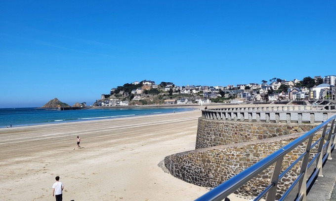 Pleherel-Plage-Vieux-Bourg Apartamento | Apartment 4/6 people 50m2 Ground floor + closed courtyard of 30m2 100m from the beach