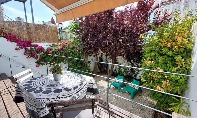 Penha de Franca Apartamento | Lugar encantador con jardín privado