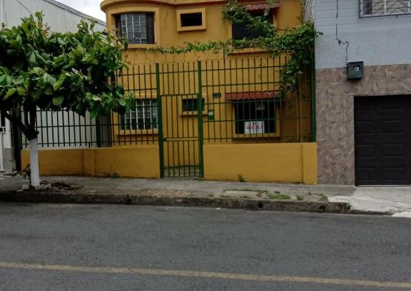Catedral Apartamento | APART YENNY, MUSOC, TRACOPA bus, cerca Clinica Biblica y Carit