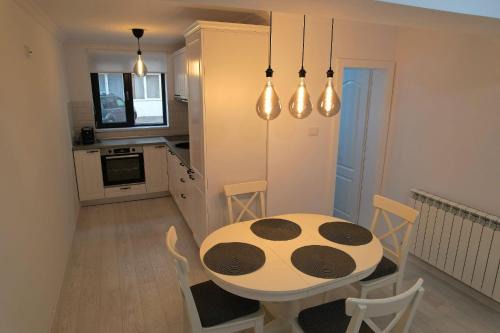 Baile Herculane Apartamento | Apartament Cosmi Ari