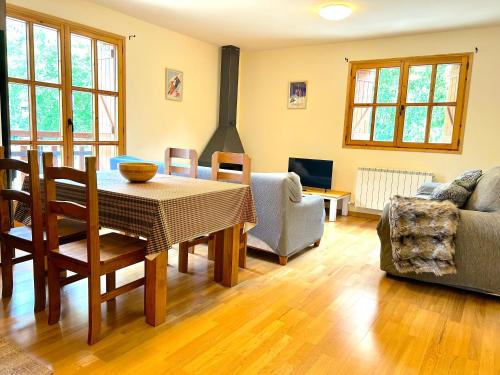 Escalo Apartamento | Apartament de muntanya i lluminós by RURAL D'ÀNEU